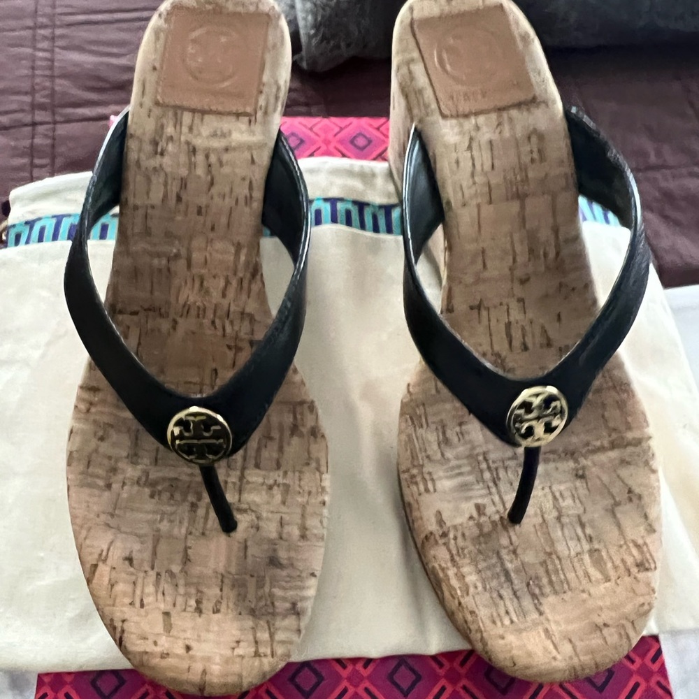 Tory Burch “Suzy wedge”75mm wedge black size 7.5